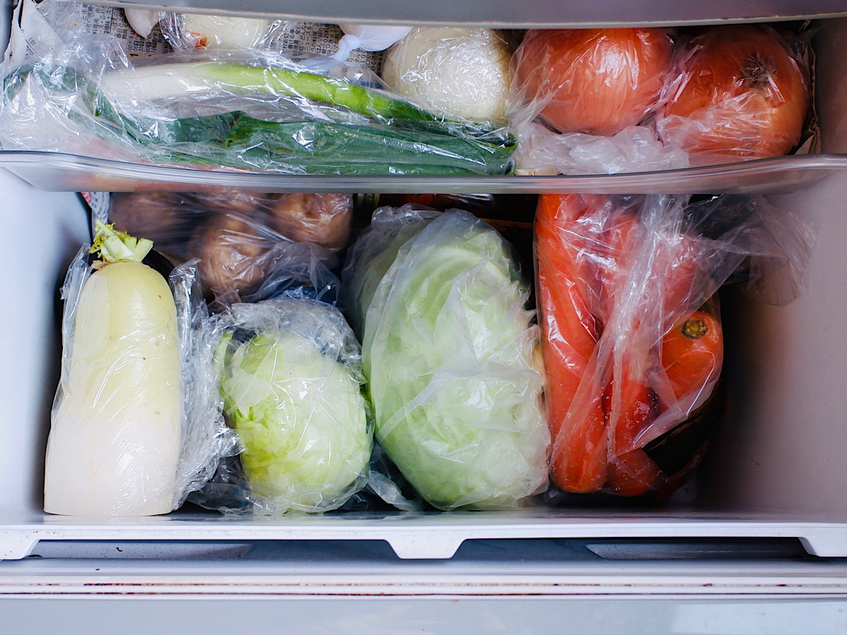 冷蔵庫に入った野菜