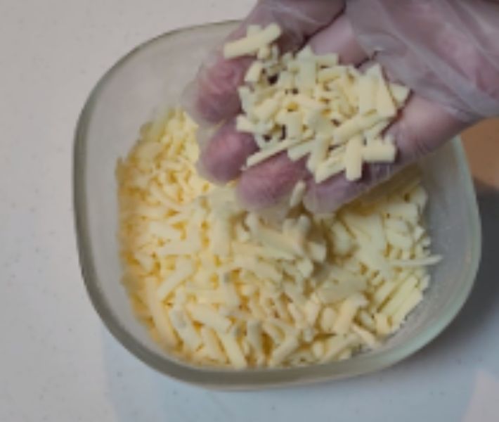 パラパラに冷凍できたチーズ