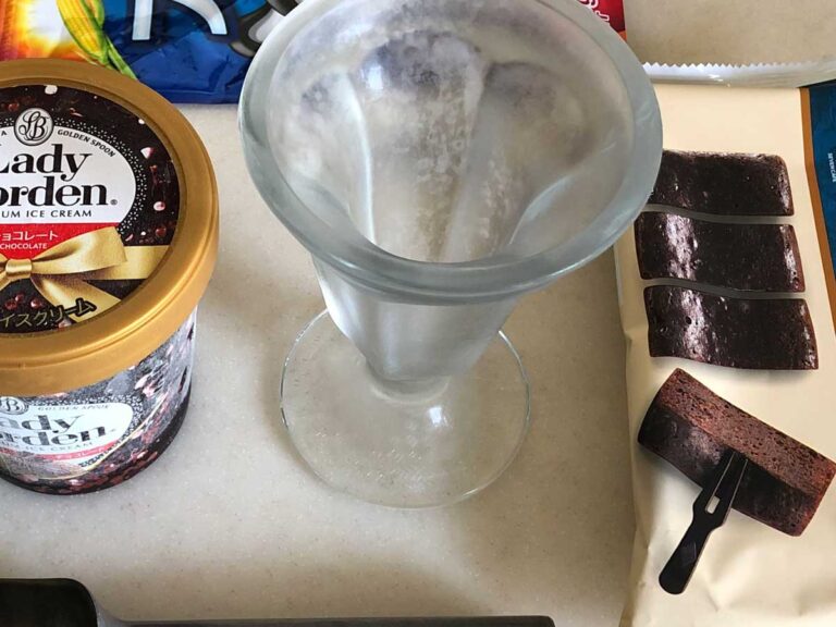 ガトーショコラ×アイスが豪華すぎる 自作チョコパフェの本気トッピング