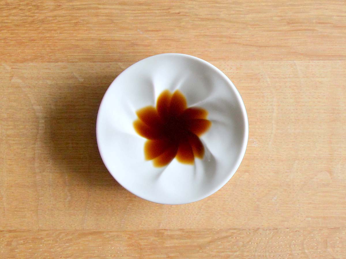 花が浮き出るしょうゆ皿【桜】の画像