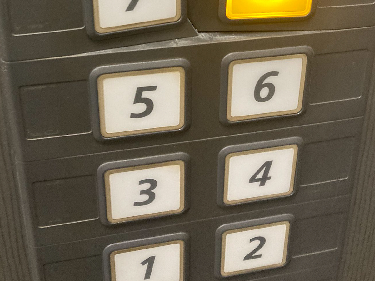 エレベーターの写真