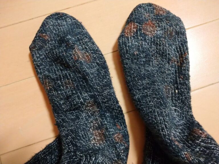 床に置かれた靴下