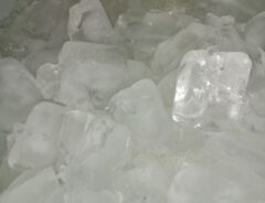 製氷機で作られた氷