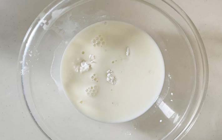 農協牛乳のミルク餅を作る写真