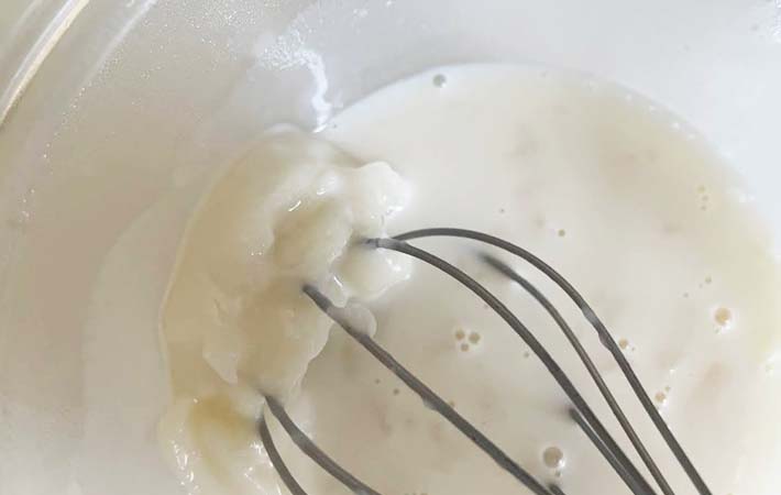 農協牛乳のミルク餅を作る写真