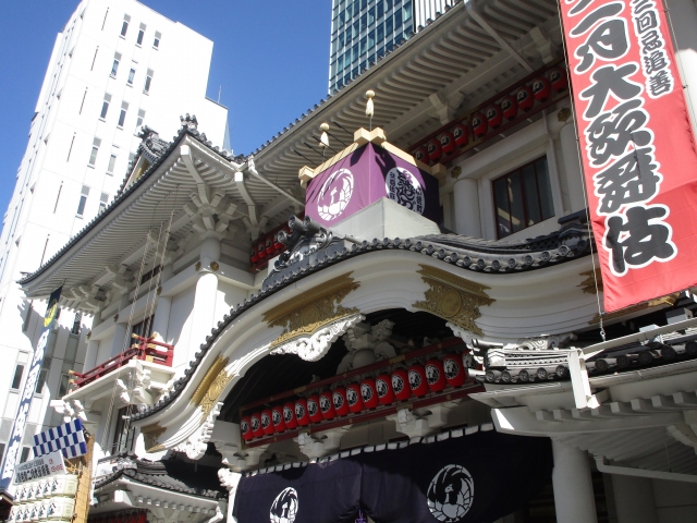 歌舞伎座と青空の画像