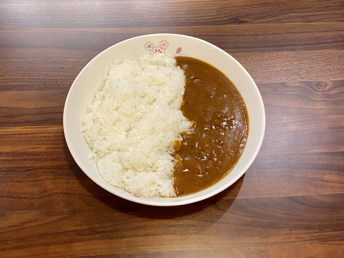 お皿に盛られたカレー