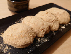 豆腐で作られたわらび餅