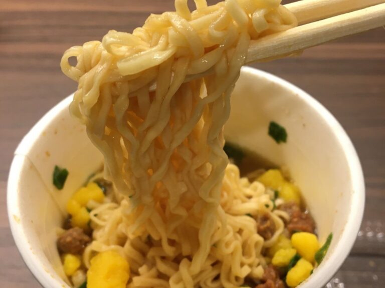 完成したカップヌードル