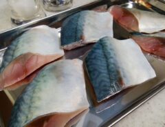 どうしても気になる魚の生臭さ　意外な解決法に「たった３秒で？」