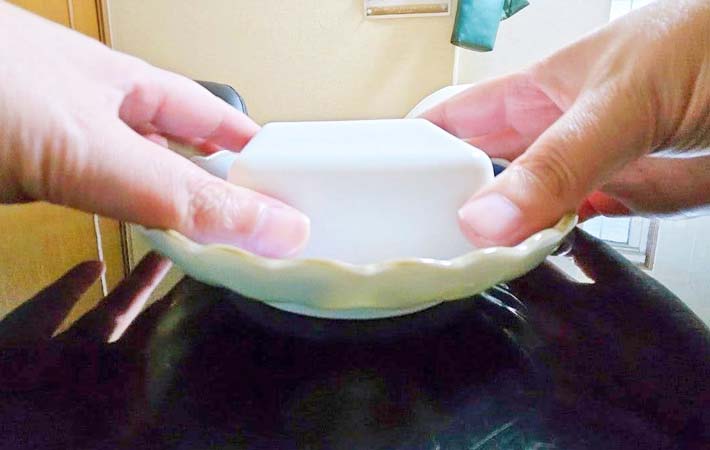 パックから豆腐をキレイに出す裏技の写真