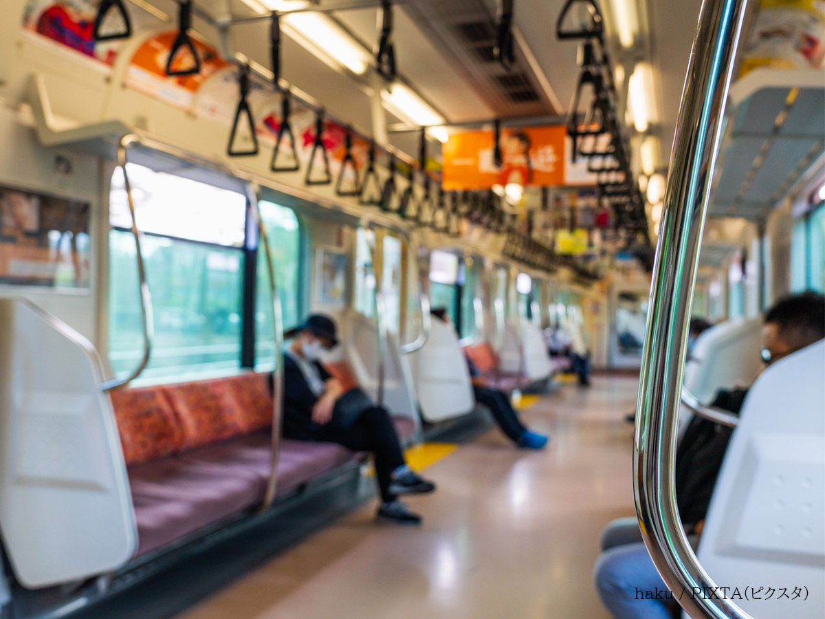 電車内のイメージ写真