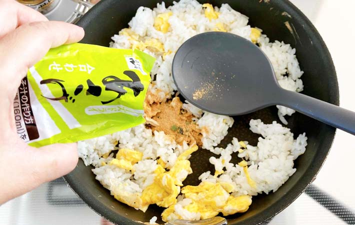 『焦がしみそチャーハン』を作る写真