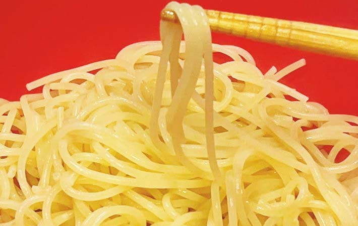 パスタを中華麺にする写真