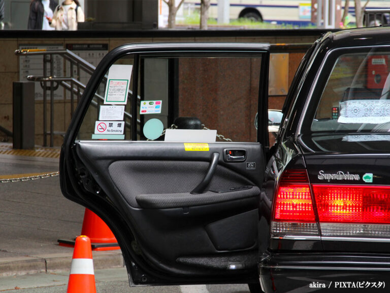 タクシーの運転手の写真