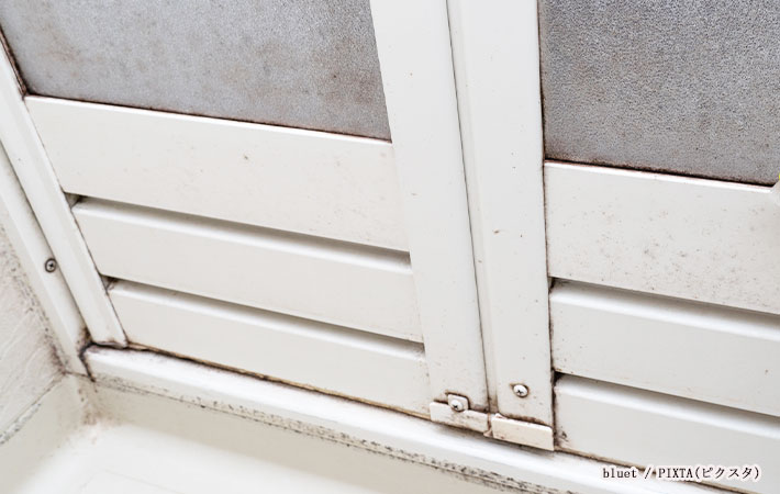 浴室ドアの写真