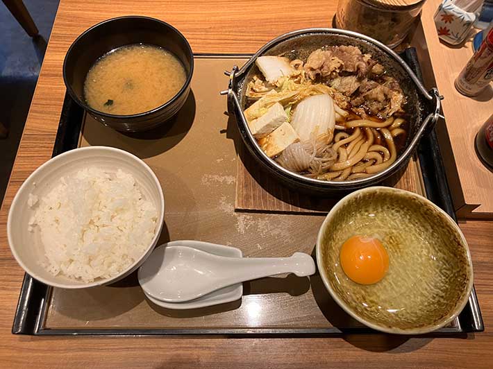 すき焼き定食の写真