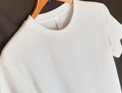 Tシャツの首元がヨレても諦めないで！　裏技に「シャキッとした」「すごい」