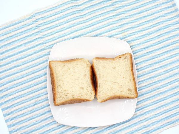 2枚並んだ食パン