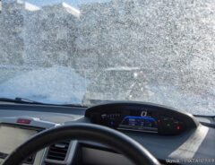 車のフロントガラスの写真