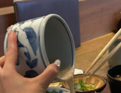 麦とろ定食の写真