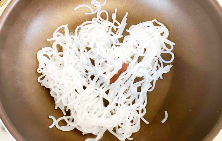 『味付けいらずで簡単♪肉じゃが』を作る写真