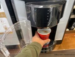 コンビニで年配男性「こんなことも知らんのか！？」　展開に「こういう人、いるよね」