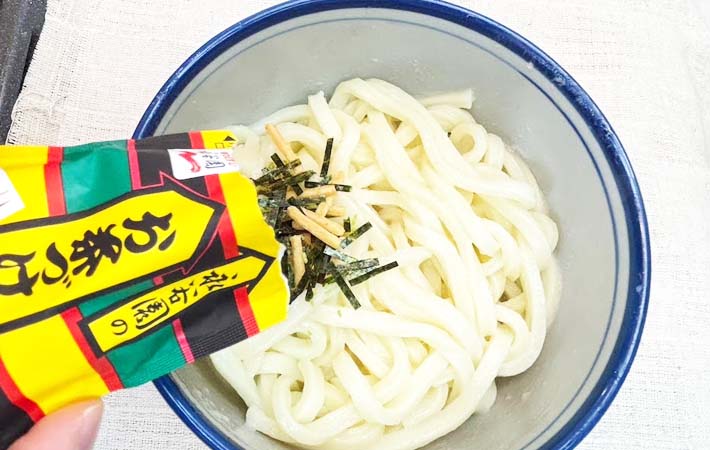 『お茶づけ和えうどん』を作る写真