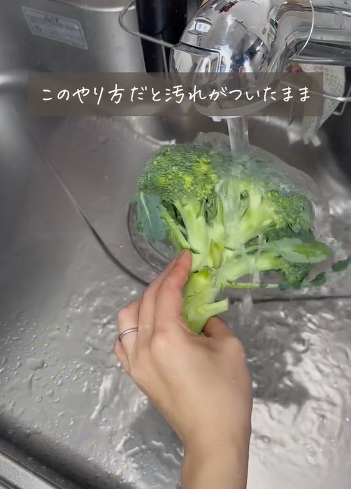 水をかけるだけでは汚れを取りきれない