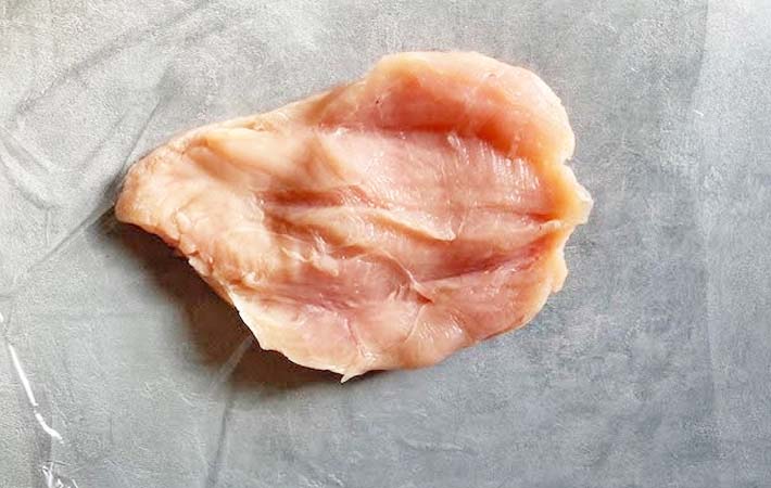『待つだけで鶏ハム』を作る写真