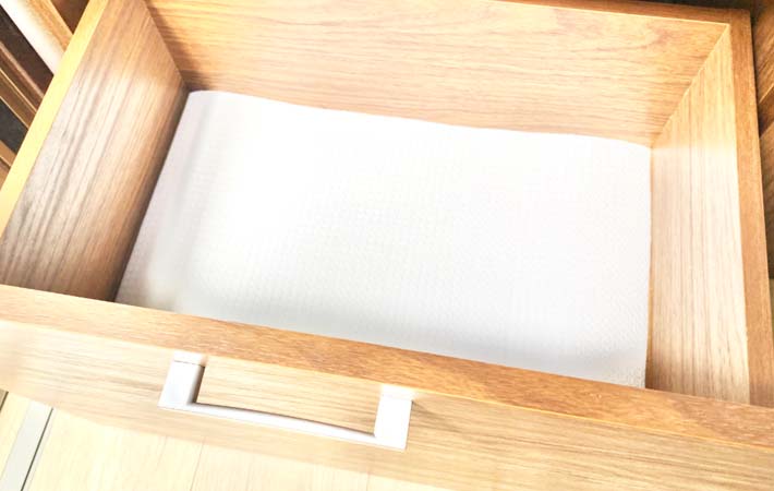 引き出しにぴったりのシートを敷いた写真
