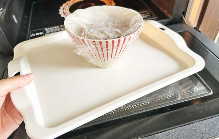ダイソー『電子レンジで使えるトレー』の使用写真