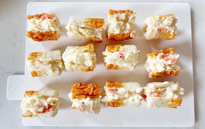 『セブンプレミアムのポテトサラダで作る ポテサラちくわのチーズ焼き』を作る写真