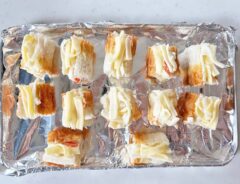『セブンプレミアムのポテトサラダで作る ポテサラちくわのチーズ焼き』を作る写真