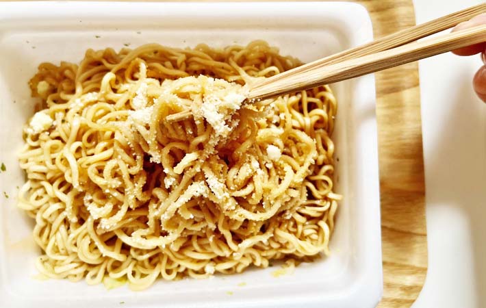 『ペヤング ラーチーやきそば』の完成写真