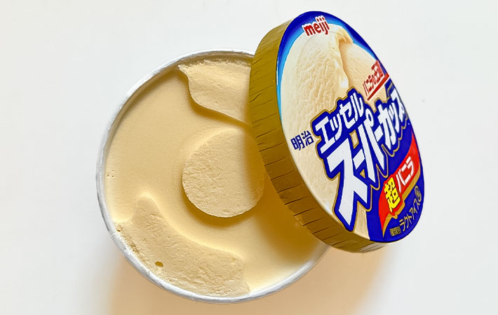 『明治 エッセル スーパーカップ 超バニラ』の写真