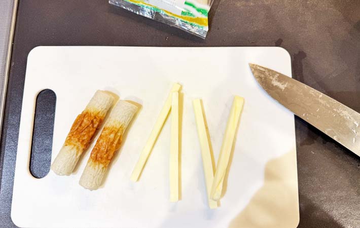 『ちくわバター』を作る写真