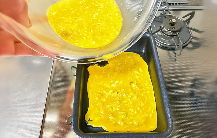 『お好み焼き風卵焼き』を作る写真