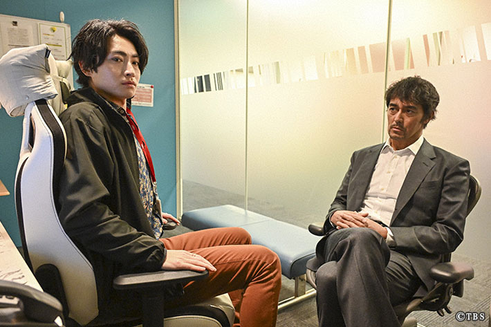 『キャスター』場面写真