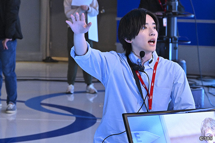 『キャスター』場面写真