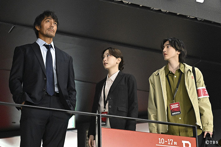 『キャスター』場面写真