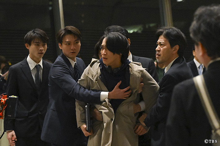 『キャスター』場面写真