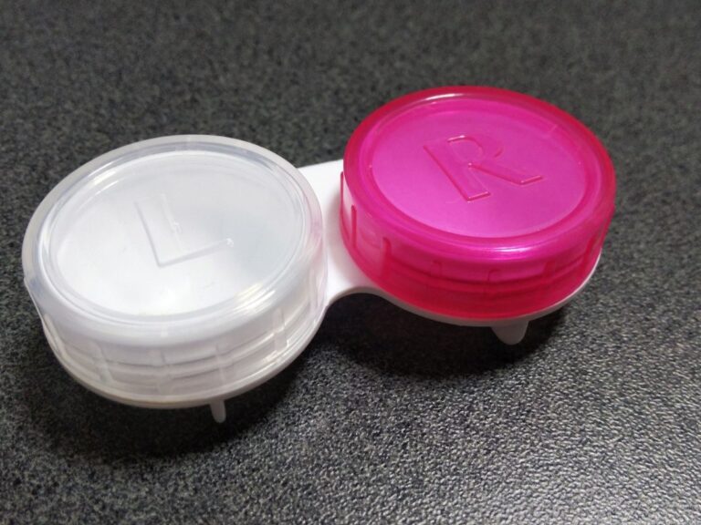 コンタクトケース