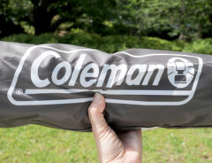 「テントはパッと開くだけでOK」「焚き火台が3秒で設置完了」初心者でも使いやすい『コールマン』のキャンプ用品がこちら