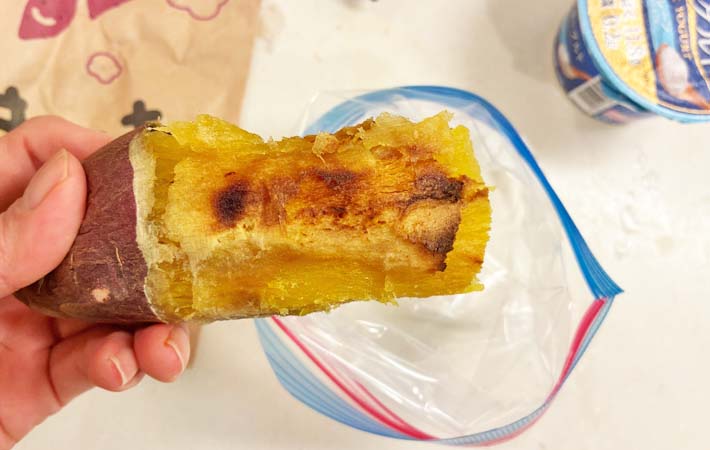 焼き芋アイスを作る写真