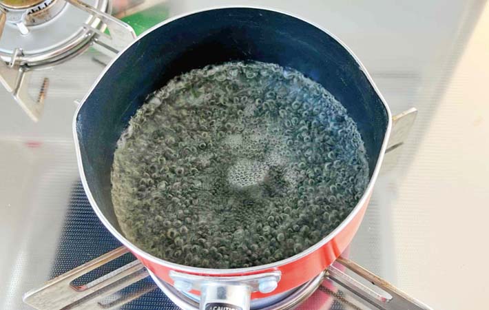 『鶏出汁茶漬け』を作る写真
