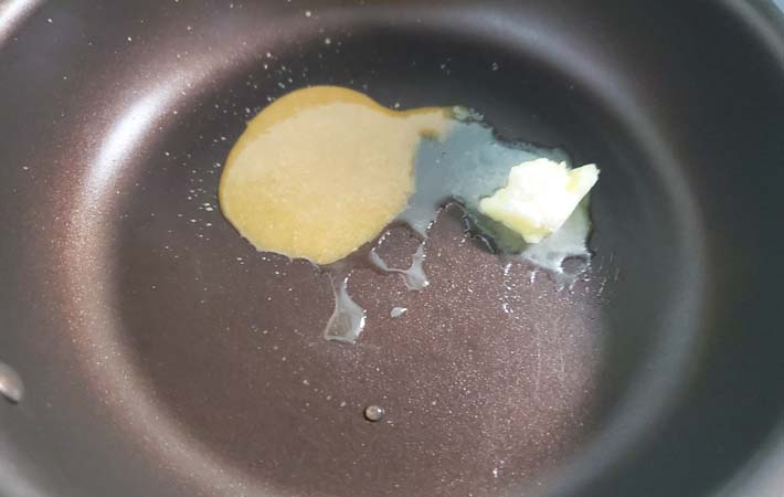 『チーズたっぷり♪無限ホットレタス』を作る写真