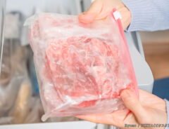 お肉を冷凍した写真