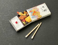 マッチ箱の中にお弁当