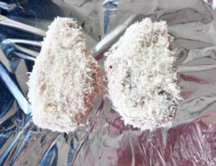 『サラダチキンのかんたんパン粉焼き』を作る写真